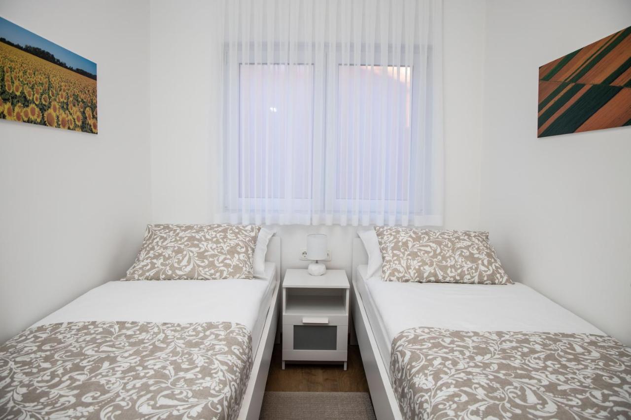 Apartmani Orion - Kasiopeja Vinkovci Luaran gambar